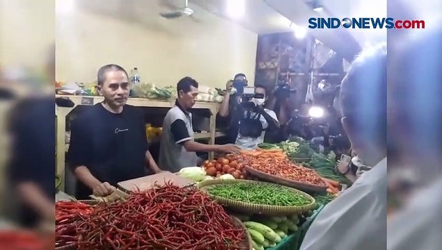 Kunjungan ke Pasar Cibubur, Mendag Zulhas Dengar Keluhan Kenaikan Harga