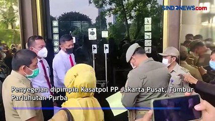 Satpol PP dan Sudin Parekraf Jakpus Segel Holywings Senayan terkait Perizinan