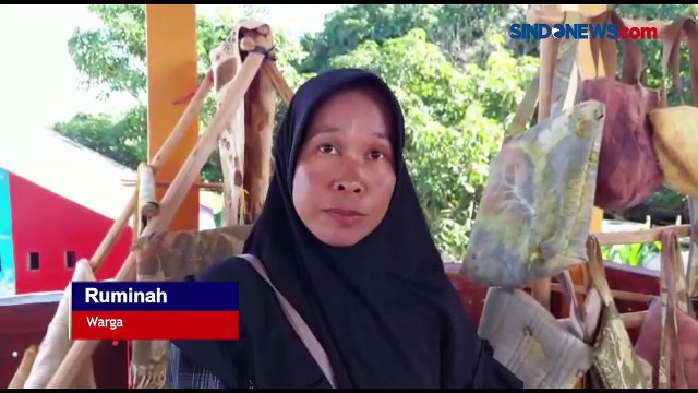 Kesibukan Warga Desa Suak Gual Memproduksi Kerajinan Ecoprint untuk Dipamerkan di Forum G-20