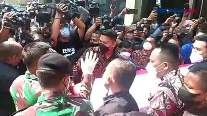 Download Video: Peti Dibalut Bendera Merah Putih, Jenazah Tjahjo Kumolo Diberangkatkan ke Rumah Dinas