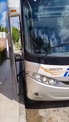 Ônibus da cantora Márcia Freire é atingido por tiros em tentativa de assalto na Bahia