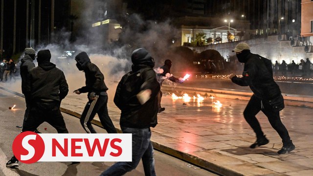Protests grow after Greece train crash