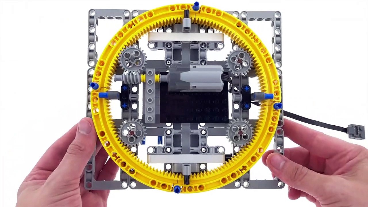 Extremely Compact LEGO Technic Turntable