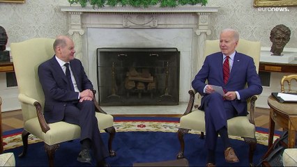 ناقشا فرض عقوبات على الصين.. شولتس يجتمع مع بايدن في البيت الأبيض