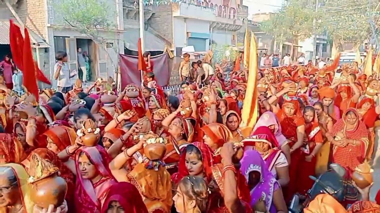 VIDEO- NEWS- कीर्तन की है रात बाबा आज थानै आणो है, मोर छड़ी लहराई रै...