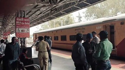 अलर्ट पर रहे रेलवे अधिकारी एवं कर्मचारी, हर पल रही निगाह