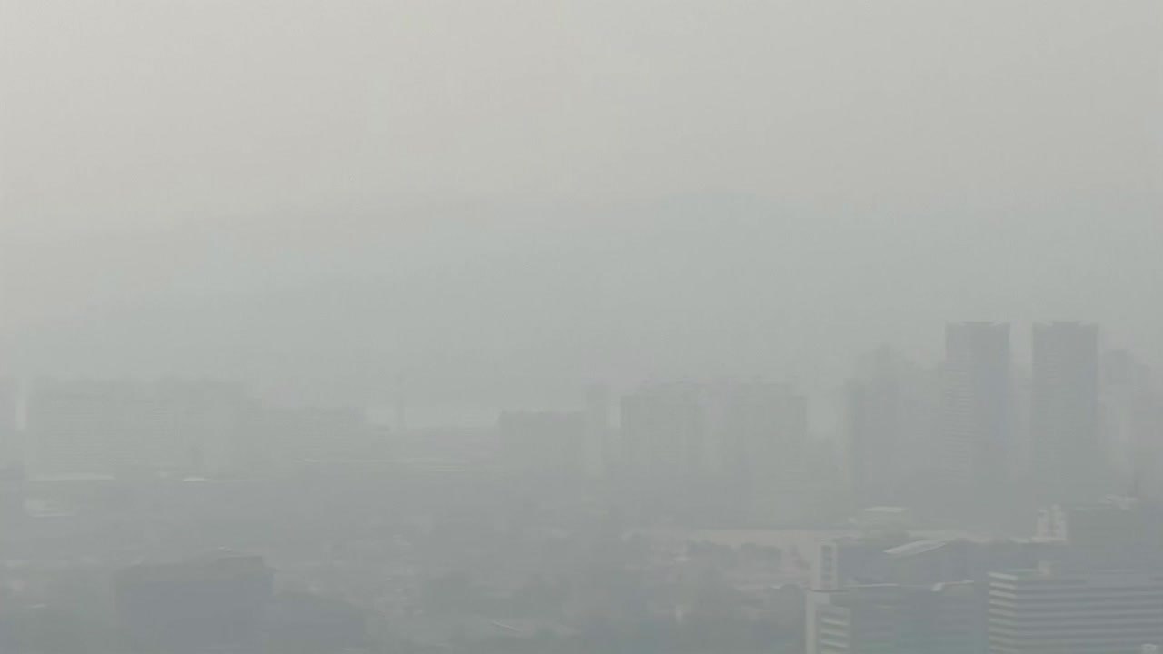 [날씨] 포근하지만 미세먼지 증가...내일도 뿌연 하늘 / YTN