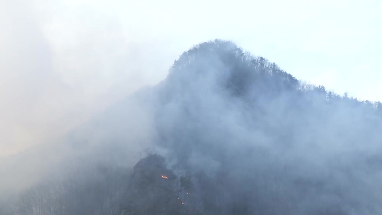 전남 순천 산불 완전 진화...건조특보에 산불 '비상' / YTN