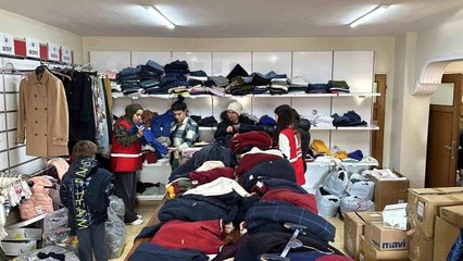 Kızılay, depremzedelerin yaralarını sarıyor