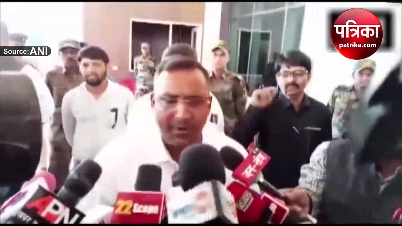 VIDEO: मंत्री बन्ना गुप्ता बोले- डरने की जरूरत नहीं, जब-जब आया बर्ड फ्लू, खूब खाया मुर्गा