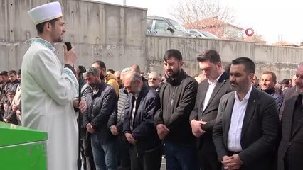 Enkazdan çıkarıldıktan sonra kameralara yansımıştı... 26 gündür aranan Erva gözyaşları arasında toprağa verildi