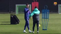 Robert Lewandowski ya se entrena, pero no podrá jugar ante el Valencia / FCB