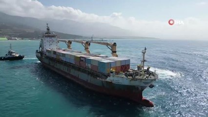 Katar'ın gönderdiği yaşam konteynerlerini taşıyan iki gemi İskenderun'a ulaştı