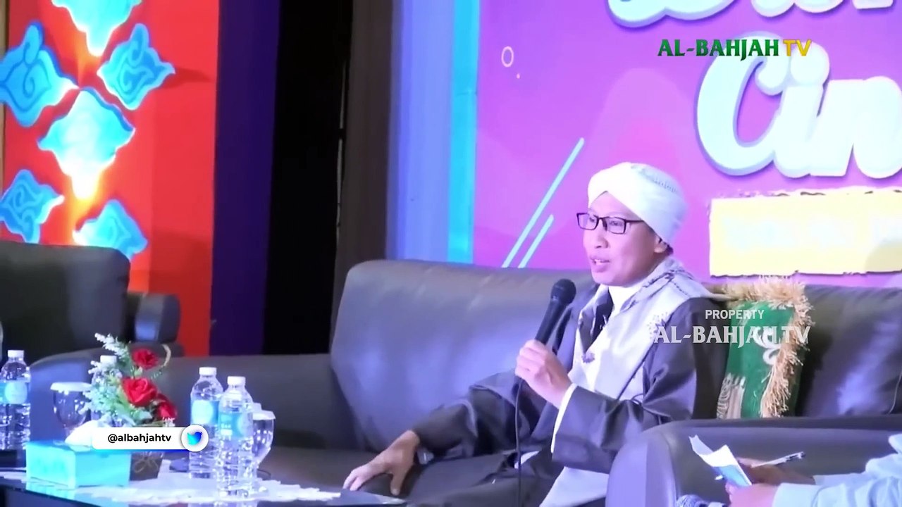 Nasehat Untuk Anda yang Sedang Jatuh Cinta - Buya Yahya #diskusicinta