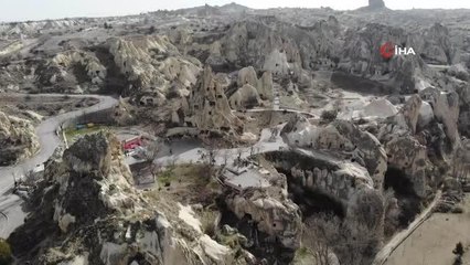 Video herunterladen: Deprem Kapadokya turizmini de etkiledi: Ziyaretçi sayısında düşüş yaşandı