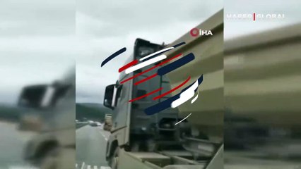 Trafikte korku dolu anlar! Cep telefonuna böyle yansıdı