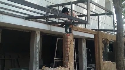 सिविल लाइन में अवैध निर्माण को ढहाया