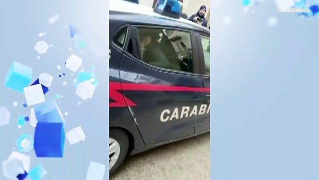 بسبب التعاون معه.. إلقاء القبض على شقيقة زعيم المافيا الإيطالية المُعتقل ميسينا دينارو