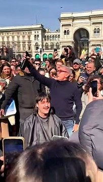 Barbieri taglia i capelli al vincitore di Masterchef