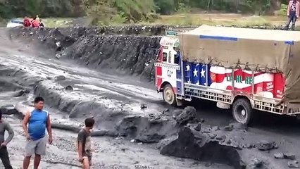 Scary driving in Nepal _ Most dangerous road in the world _ Gulmi _ Waamitaksar