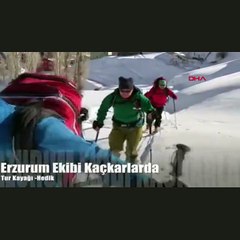 Kayak kafilesi çığ altında kaldı