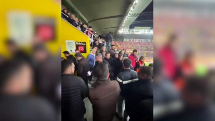 Kayserispor-Fenerbahçe karşılaşmasında Ümit Özdağ'ı yuhaladılar