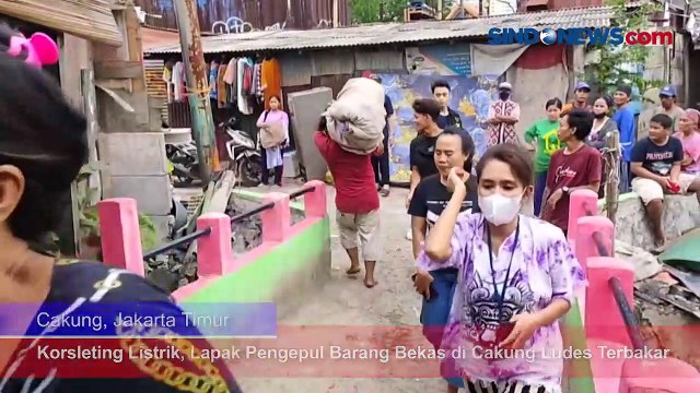 Korsleting Listrik, Lapak Pengepul Barang Bekas di Cakung Ludes Terbakar