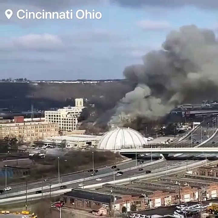 BREAKING: Multiple firefighters are battling a massive six alarm fire ...
