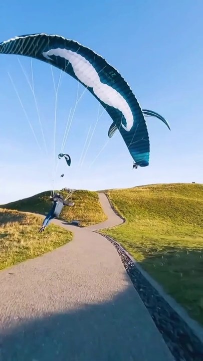 Beautiful paragliding