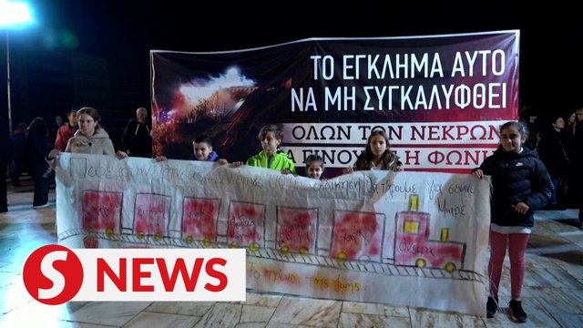 Athens youth rally for train crash victims