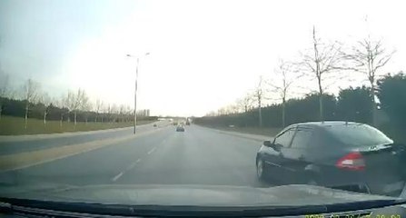 Sultangazi ve Gaziosmanpaşa'daki trafik kazaları kamerada