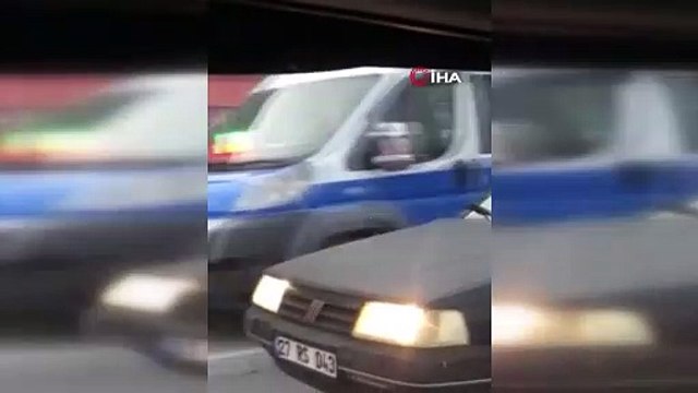 Akaryakıt istasyonunda araç alev aldı, facianın eşiğinden dönüldü