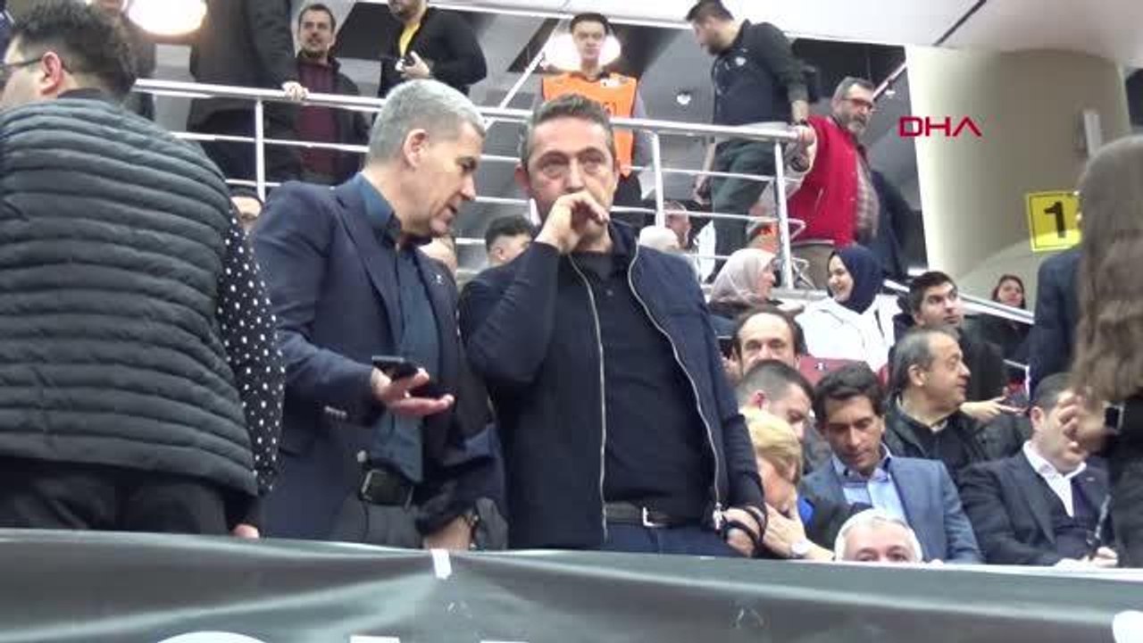 SPOR Ali Koç, futbol maçından önce basketbol maçını izledi