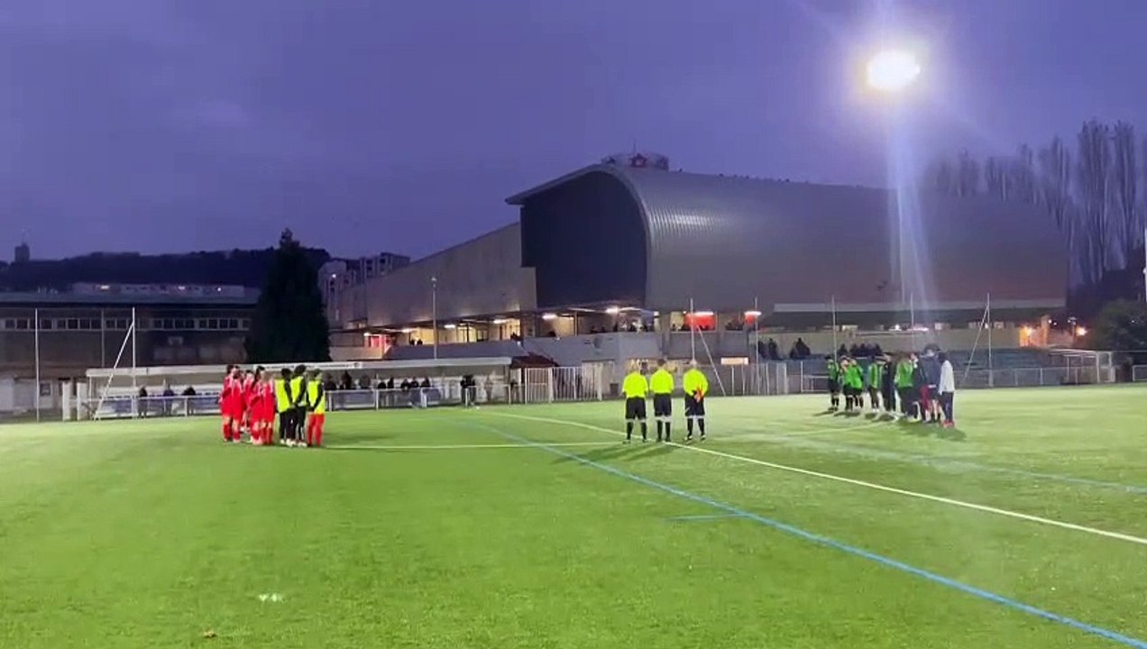 De Vandoeuvre, en passant par Veymerange, par Ennery ou sur les installations du club, nos équipes, leurs adversaires ou le corps arbitral ont respecté une minute de silence en mémoire de Jo.
