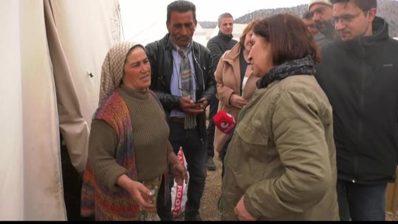 Selvi Kılıçdaroğlu'nun Kahramanmaraş'ta Dinlediği Depremzede: "Depremin Üzerinden Bir Ay Geçti, Bir Türlü Yara Düzelmiyor"