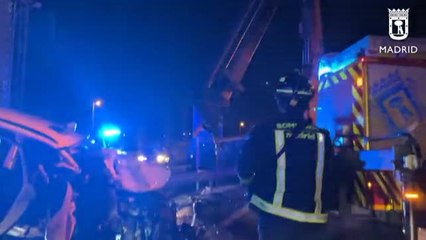 Muere el pasajero de un taxi en Madrid en un choque frontal de madrugada