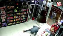 İstanbul’da tekel bayiye saldıran çocuk yakalandı