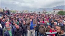 Çiftçiler Antalya'da Karayolunu Kapattı, Tarım Bakanlığı'nın Domates İhracatını Kısıtlamasını Protesto Etti