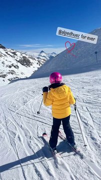 C'est son épouse, Mélissa Theuriau, qui révèle leur lieu de villégiature... la station de l'Alpe d'Huez.Jamel Debbouze et Mélissa Theuriau en vacances au ski avec les enfants.