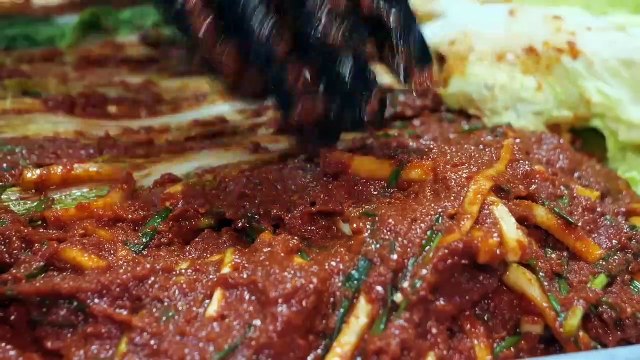 Amazing scale!! A large number of seafood dishes manufacturing processes