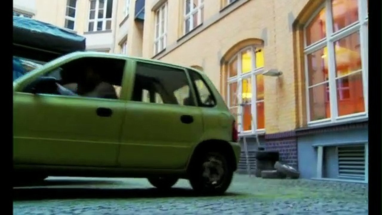 Wreck Trek S01E01-Plastikautos und Pálinka