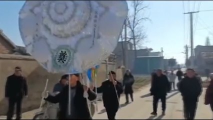 Un anciano de 84 años celebra su propio funeral en China