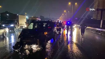 D-100’de bariyere çarpan hafif ticari aracın sürücüsü yaralandı