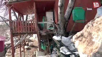 Adana'da deprem kayaları söktü, ev ve ağaçlara zarar verdi