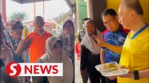 Dr Wee slams poor quality food for flood victims