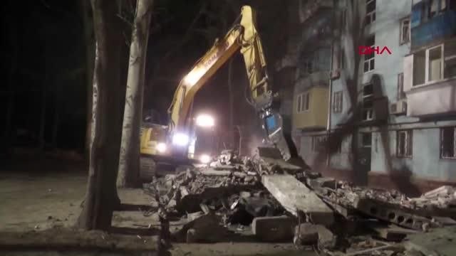 Zaporijya'da roketin isabet ettiği apartmanda can kaybı 13'e yükseldi