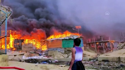 Bangladeş'te sığınmacı kampında yangın: 12 bin kişi yerinden oldu