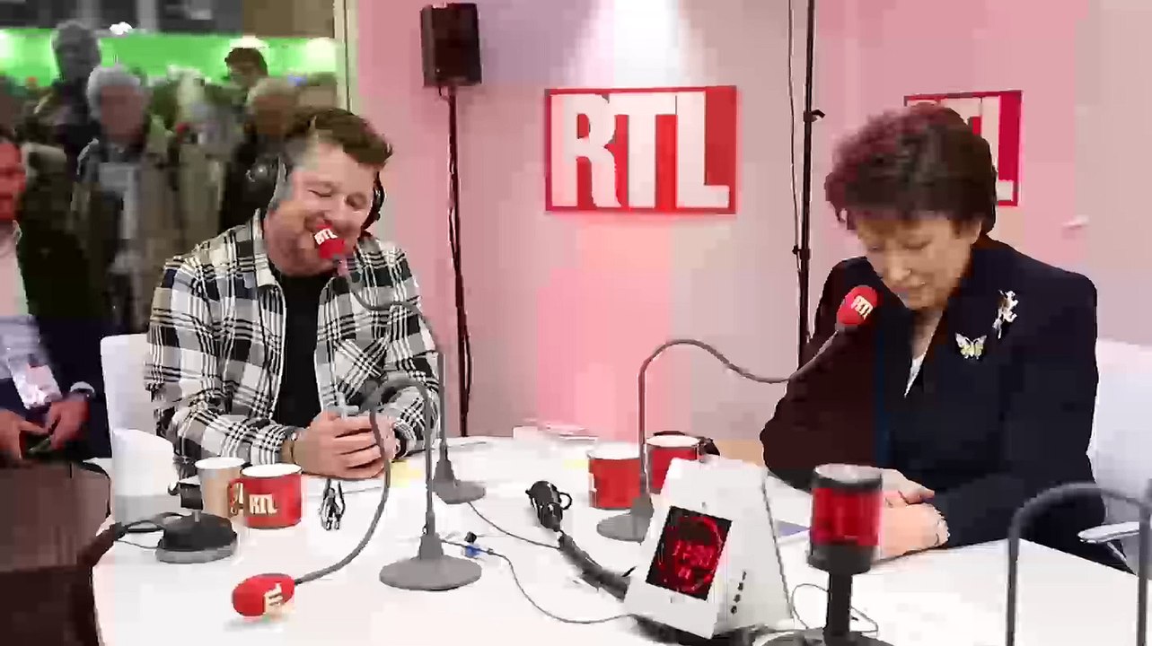 Roselyne Bachelot invitée de Bruno Guillon dans "Le Bon Dimanche Show"