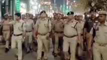 मथुरा: सुरक्षा व्यवस्था को लेकर एडीजी ने पुलिस बल के साथ किया शहर में फ्लैग मार्च