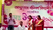 দঃদিনাজপুরঃ অভিনব দোল উৎসব স্কুল প্রাঙ্গণে! দেখুন ভিডিও